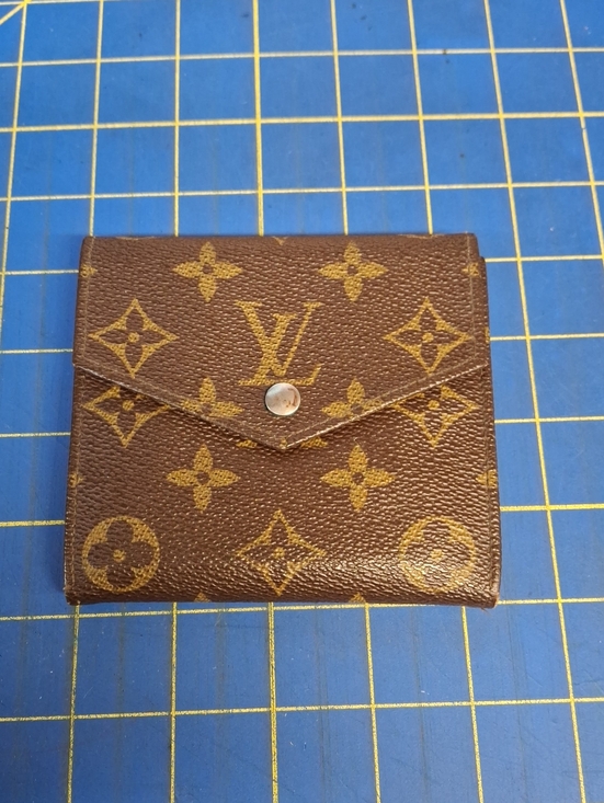 Louis Vuitton Handbags - Vintage Year 1988 Louis Vuitton Monogram Canvas Compact 4x4.25 Wallet Preloved